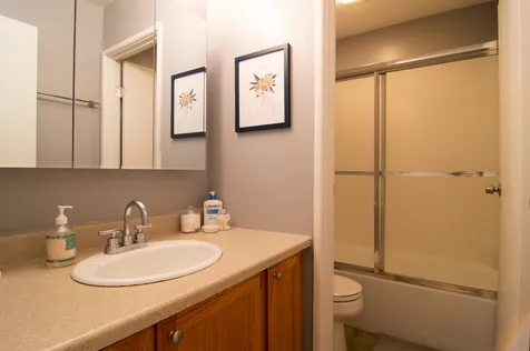 2044 North Larrabee Street Chicago IL 60614