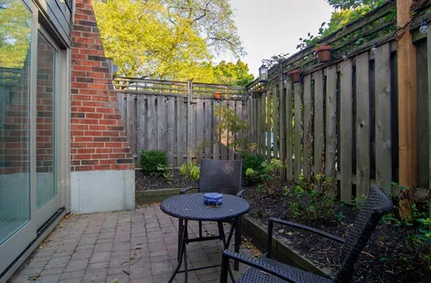 2044 North Larrabee Street Chicago IL 60614