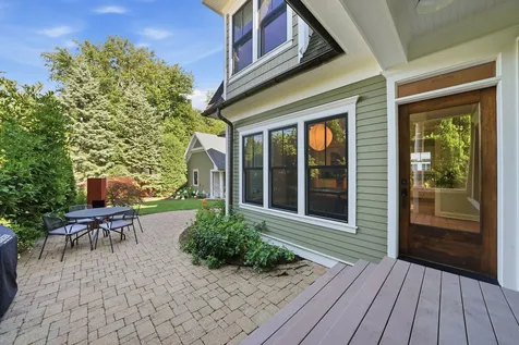 611 Prairie Avenue Barrington IL 60010