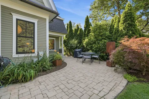 611 Prairie Avenue Barrington IL 60010