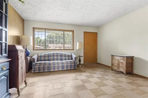 2112 Maple Avenue Loves Park IL 61111