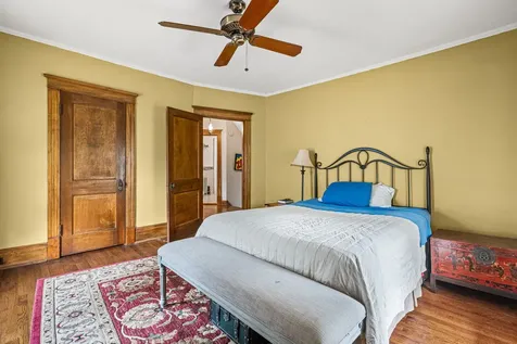 1538 Oakwood Avenue Highland Park IL 60035