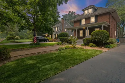 1538 Oakwood Avenue Highland Park IL 60035