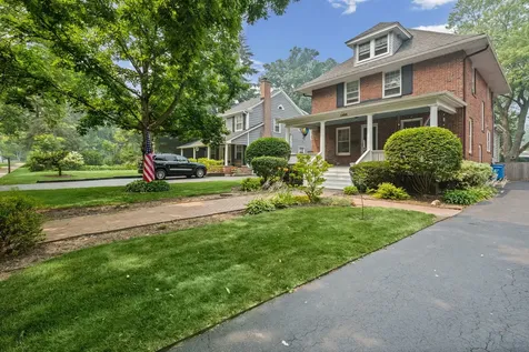 1538 Oakwood Avenue Highland Park IL 60035