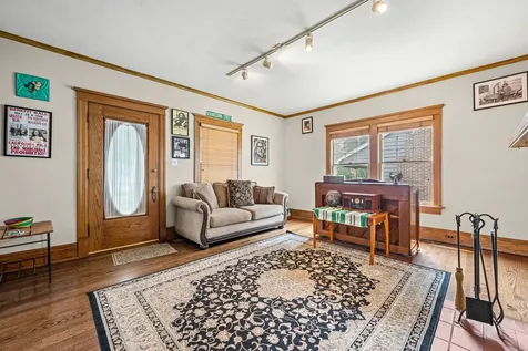 1538 Oakwood Avenue Highland Park IL 60035