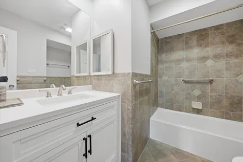 300 Claymoor Road Hinsdale IL 60521