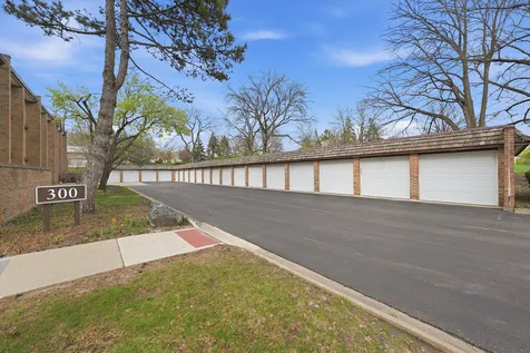 300 Claymoor Road Hinsdale IL 60521