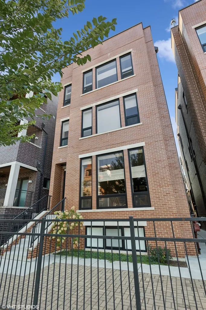 1545 West Diversey Parkway Chicago IL 60614