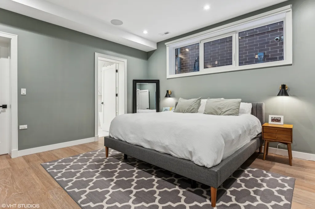 1545 West Diversey Parkway Chicago IL 60614