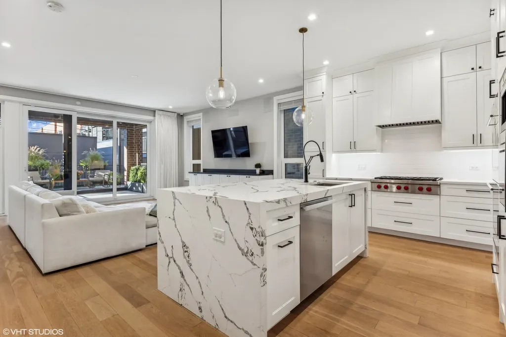 1545 West Diversey Parkway Chicago IL 60614