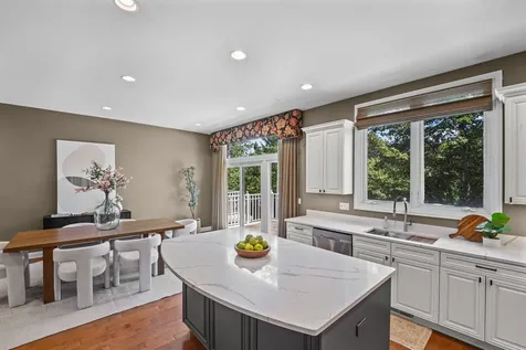 2064 Valor Court Glenview IL 60026