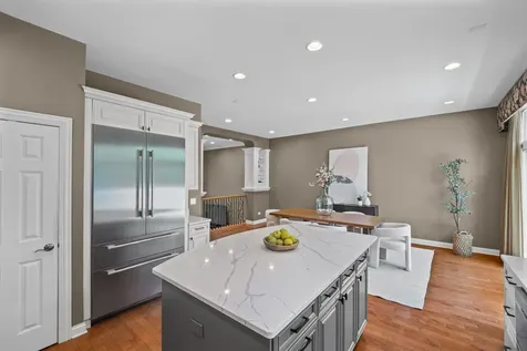 2064 Valor Court Glenview IL 60026