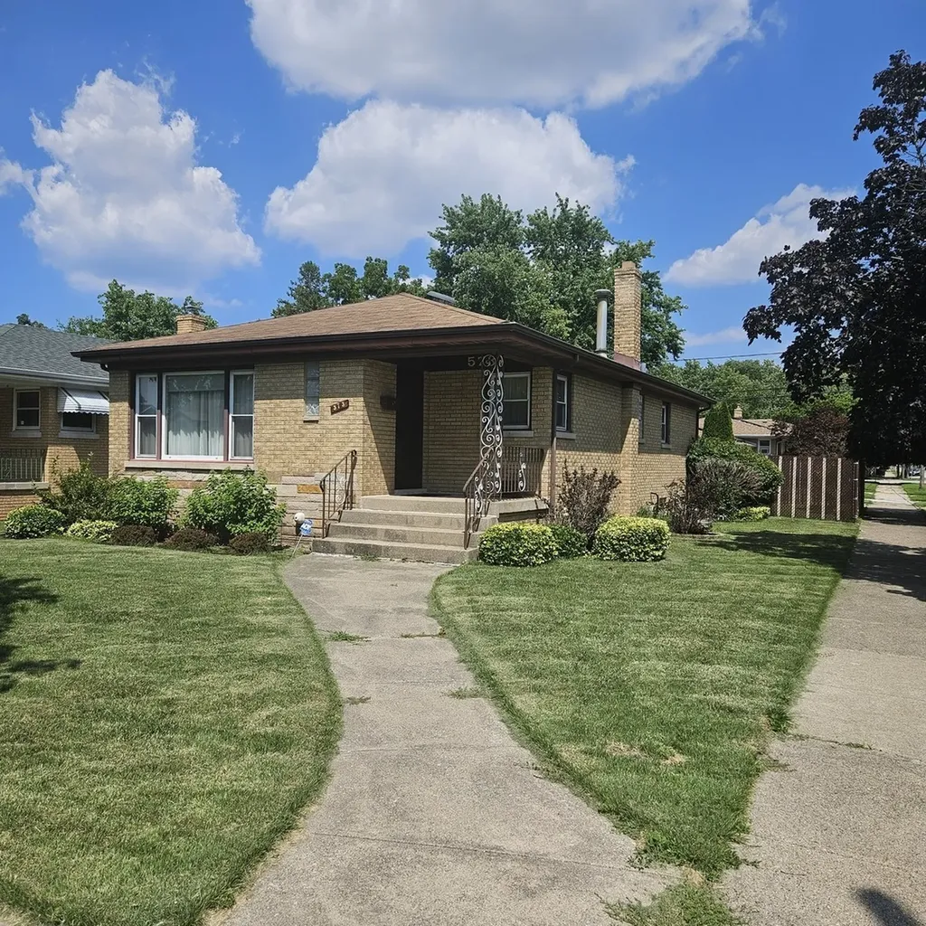 573 Gordon Avenue Calumet City IL 60409