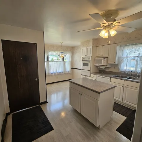 573 Gordon Avenue Calumet City IL 60409