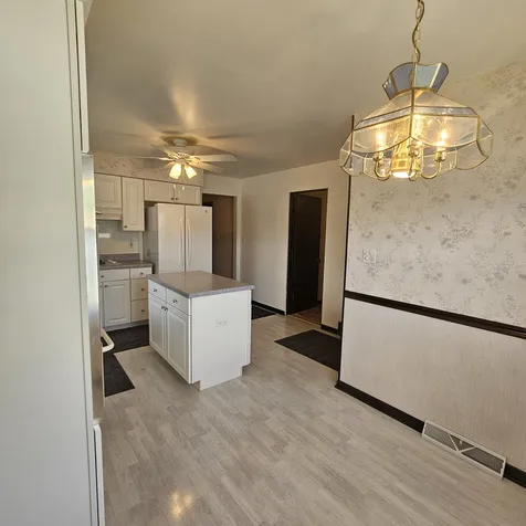 573 Gordon Avenue Calumet City IL 60409