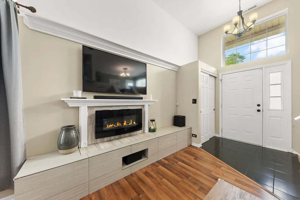320 Rosebud Court Bolingbrook IL 60440