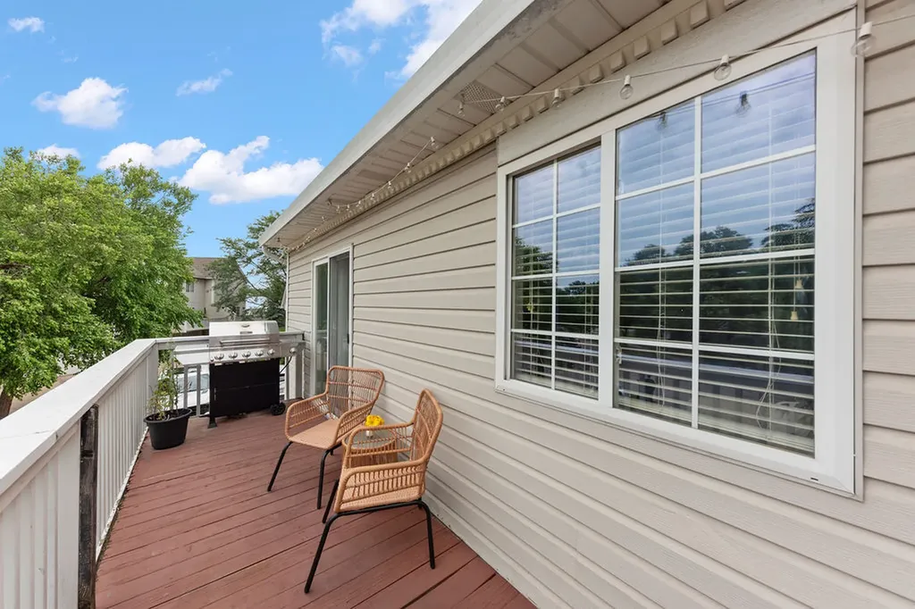 320 Rosebud Court Bolingbrook IL 60440
