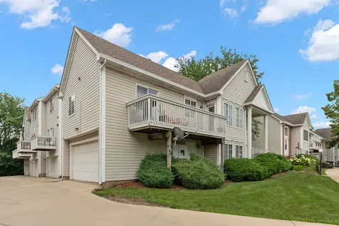 320 Rosebud Court Bolingbrook IL 60440