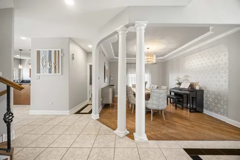 6 West Jayne Street Lemont IL 60439