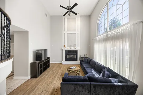 6 West Jayne Street Lemont IL 60439