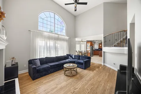 6 West Jayne Street Lemont IL 60439