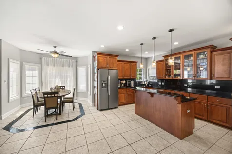 6 West Jayne Street Lemont IL 60439
