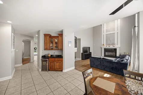 6 West Jayne Street Lemont IL 60439