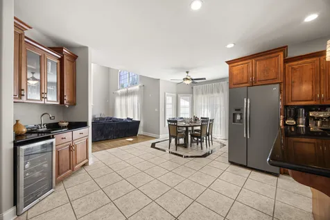6 West Jayne Street Lemont IL 60439