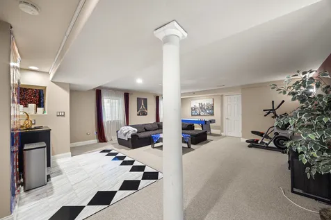 6 West Jayne Street Lemont IL 60439