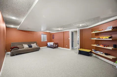 6 West Jayne Street Lemont IL 60439
