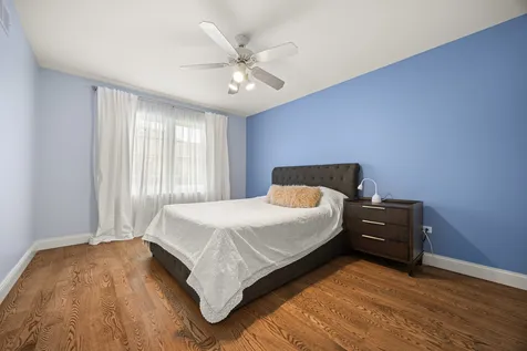 6 West Jayne Street Lemont IL 60439