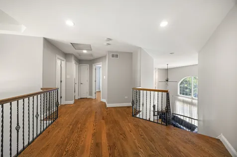 6 West Jayne Street Lemont IL 60439