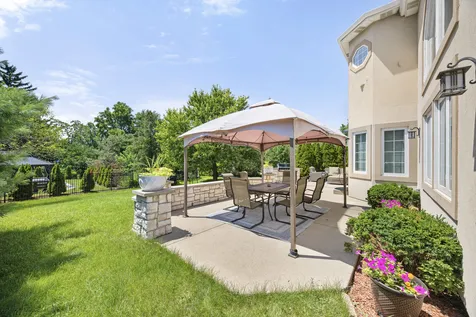 6 West Jayne Street Lemont IL 60439