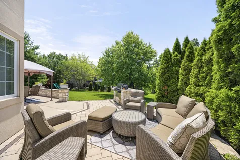 6 West Jayne Street Lemont IL 60439
