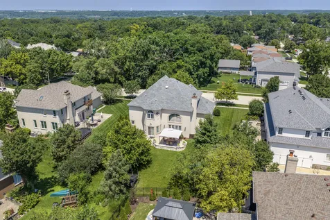 6 West Jayne Street Lemont IL 60439