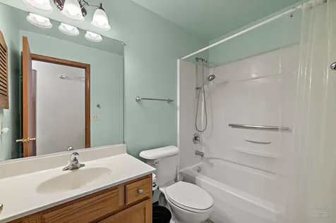 677 Silver Creek Drive Woodstock IL 60098