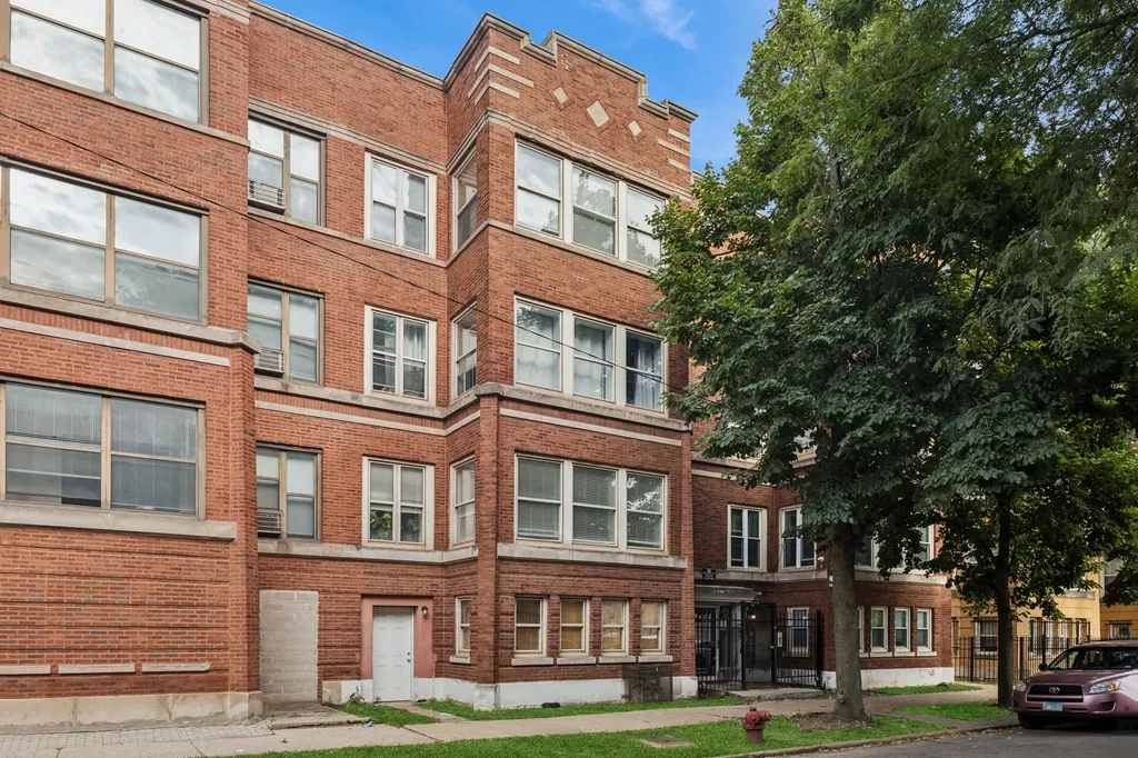 4731 South Ingleside Avenue Chicago IL 60615