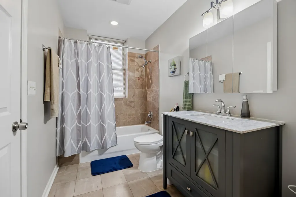 4731 South Ingleside Avenue Chicago IL 60615