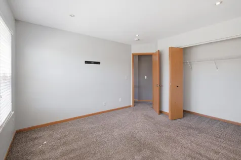 1986 Wedgewood Circle Romeoville IL 60446