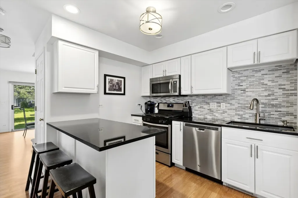 1176 Scott Court Carol Stream IL 60188