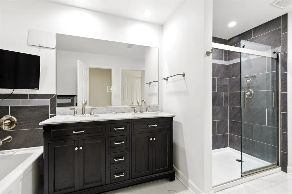 1176 Scott Court Carol Stream IL 60188