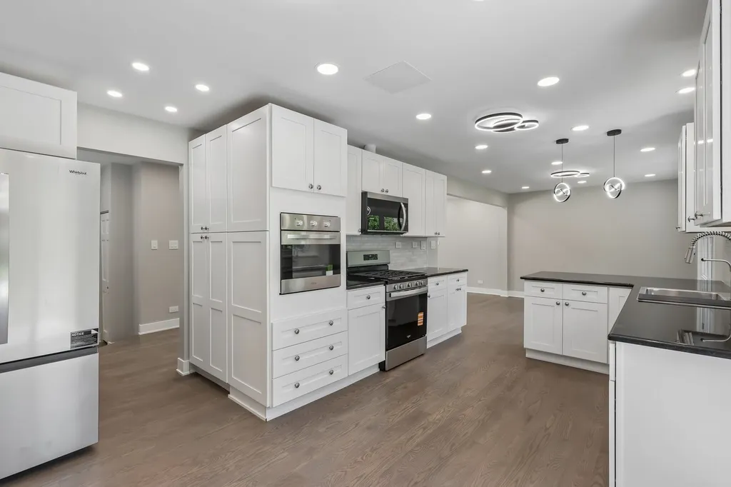 1208 Elizabeth Avenue Naperville IL 60540