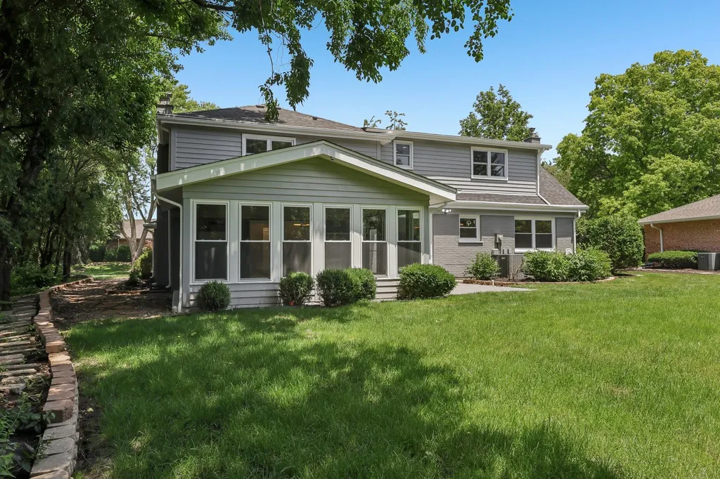 1208 Elizabeth Avenue Naperville IL 60540