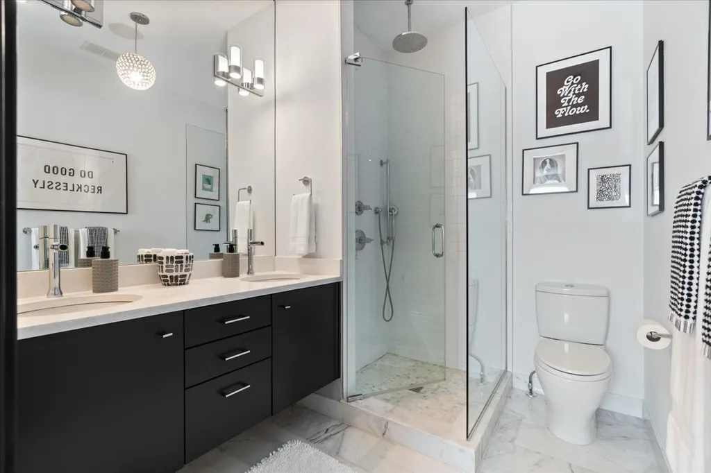 2109 West Race Avenue Chicago IL 60612