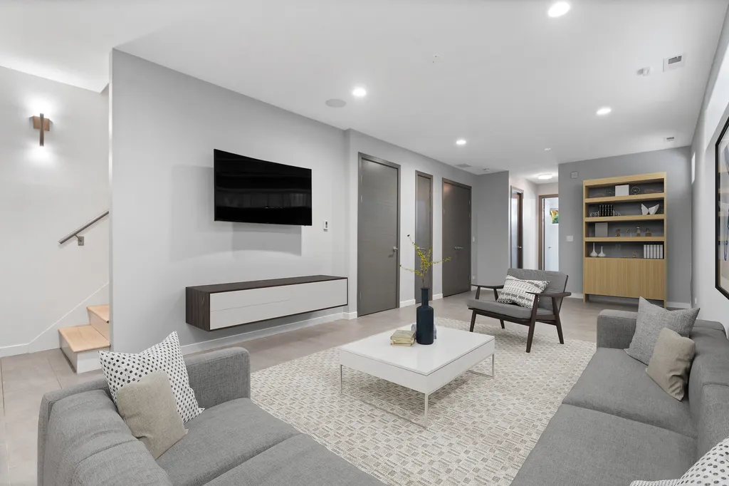 2109 West Race Avenue Chicago IL 60612