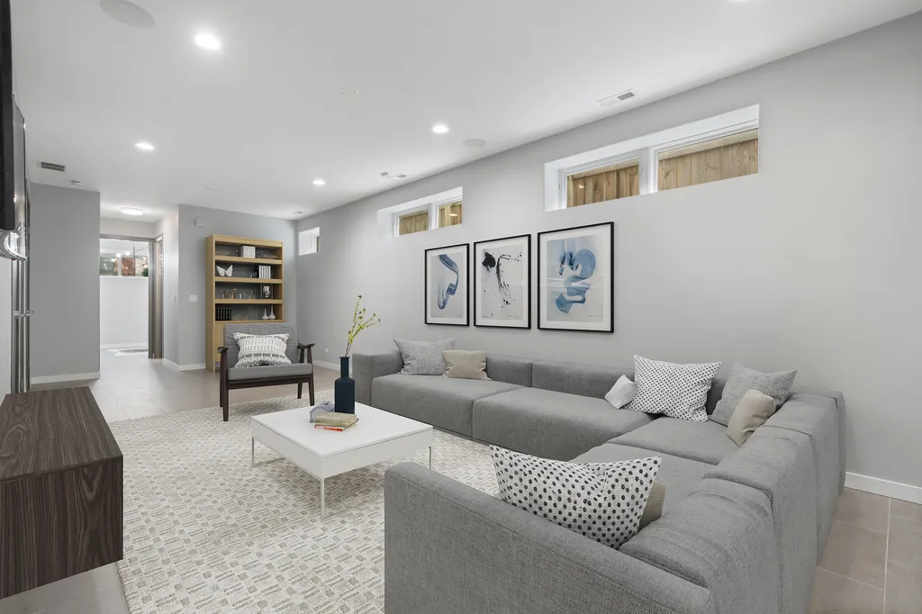 2109 West Race Avenue Chicago IL 60612