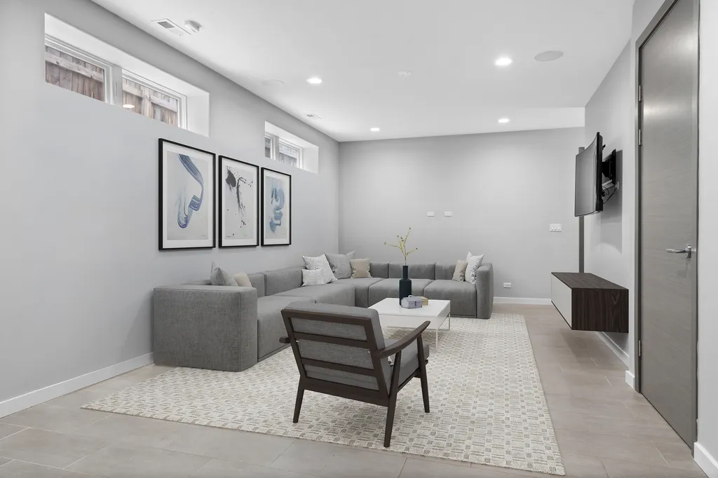 2109 West Race Avenue Chicago IL 60612