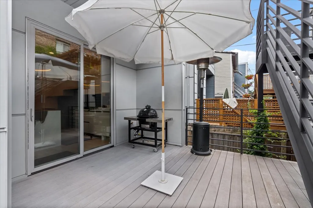 2109 West Race Avenue Chicago IL 60612