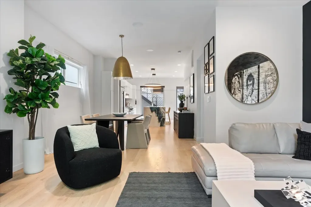 2109 West Race Avenue Chicago IL 60612