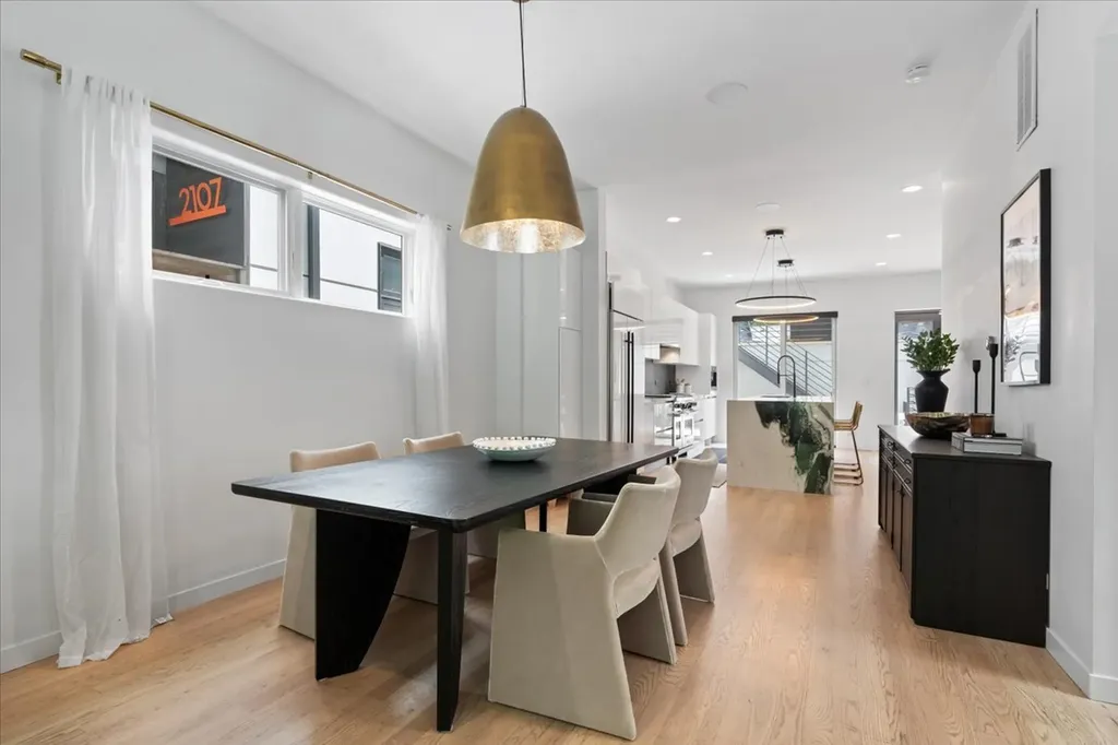 2109 West Race Avenue Chicago IL 60612